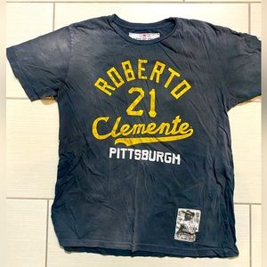 Roots of Fight Distressed Clemente T Shirt Size XL